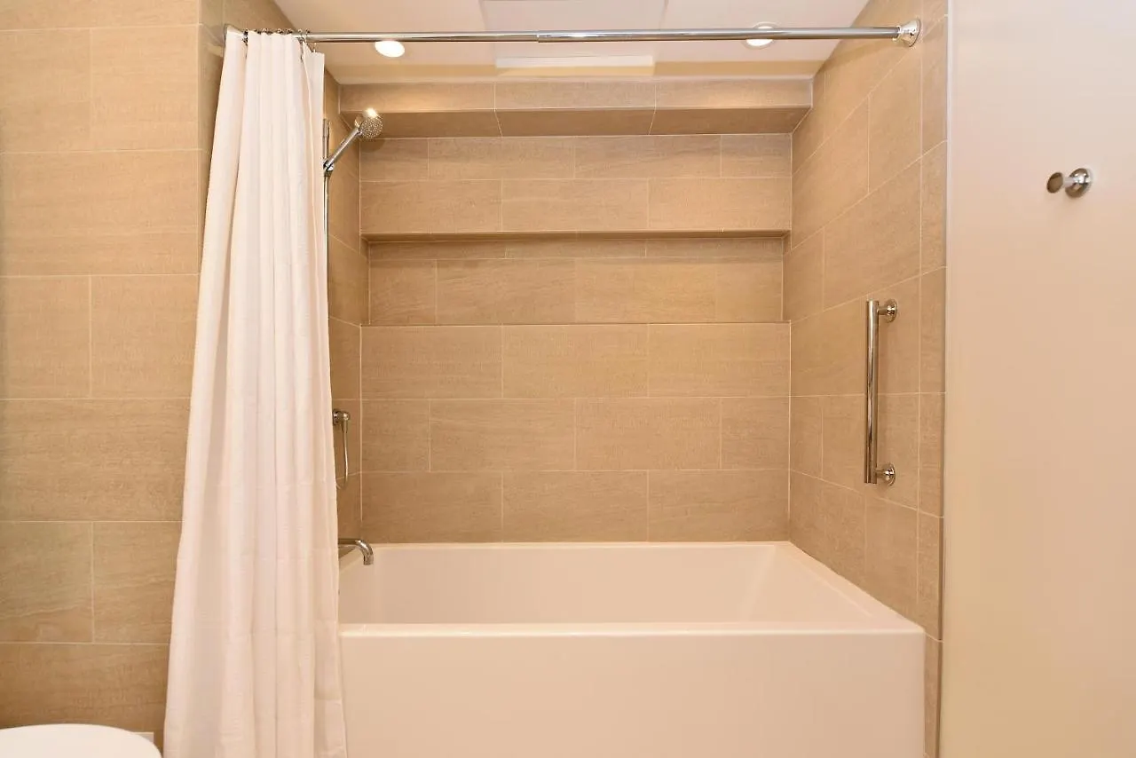 Whaler 859 Villa Lahaina
